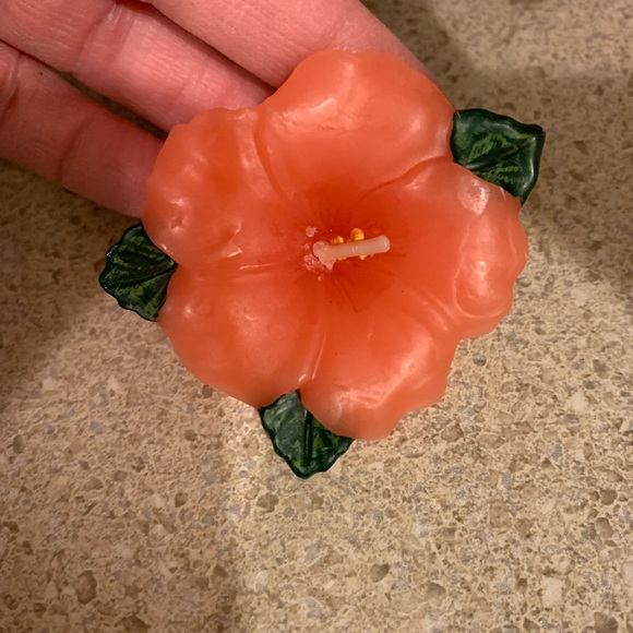 Hibiscus Floating Candles, 14 Total, 9 NIB & 5 NIB, clean and Smoke Free Home - Picture 13 of 16